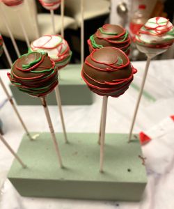 set and dry easy red velvet cake pops