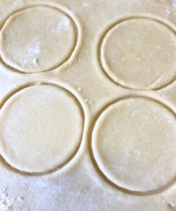 cut pie dough into circles