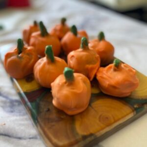 finished easy Halloween pumpkin-shaped Oreo balls