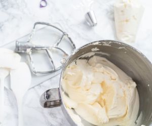 how to add fruit flavor to buttercream frosting