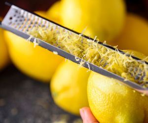 lemon zest fruit flavored buttercream frosting