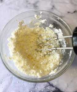 shortening and powdered sugar for mango frosting