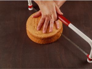 cake leveler