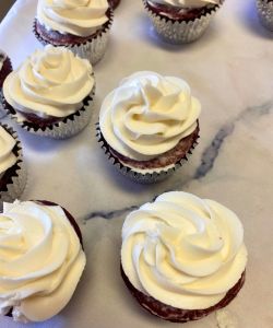 frost super easy vegan red velvet cupcakes