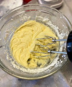 apple frosting for salted caramel apple cake pops