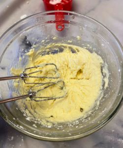 salted caramel apple cake pops batter