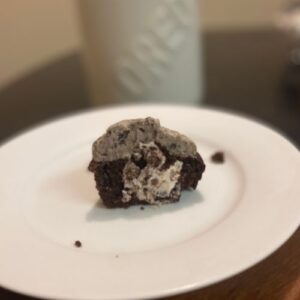 vegan oreo cupcakes with oreo filling and frosting recipe