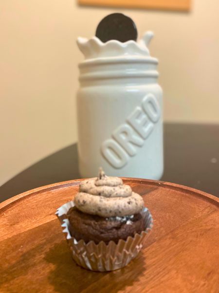 vegan oreo cupcake with oreo filling oreo frosting