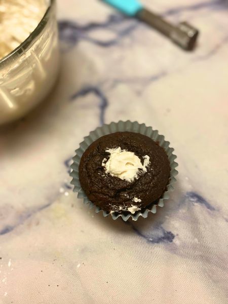 fill oreo cupcakes