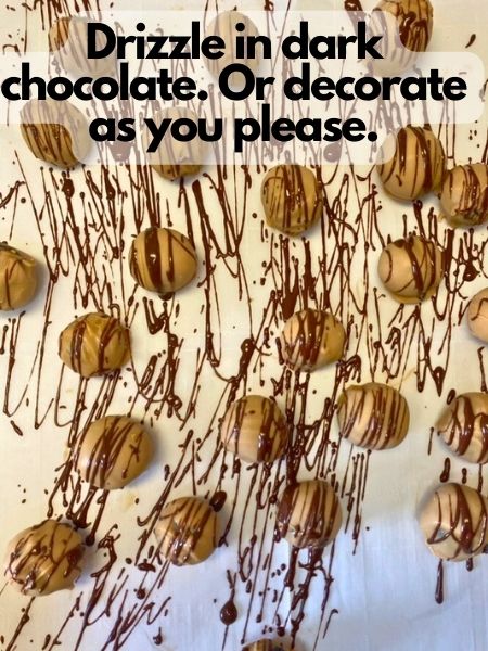 drizzle Peanut butter Oreo balls with chocolate