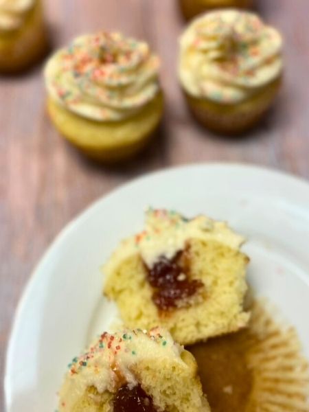 strawberry pop-tart cupcakes