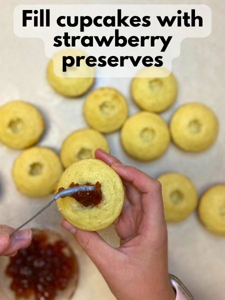 fill cupcakes with preserves