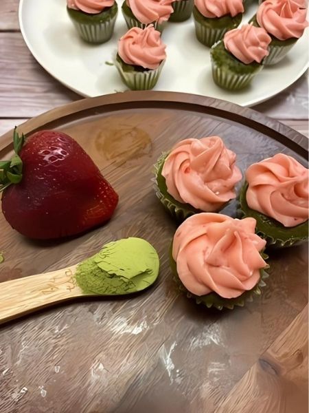 matcha cupcakes with strawberry frosting