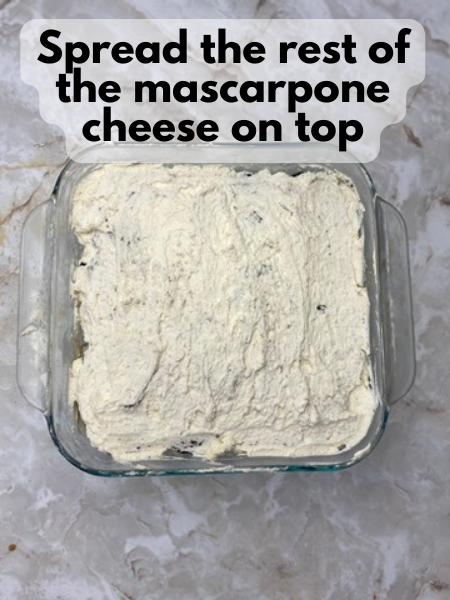 Spread the rest of the mascarpone cheese one top