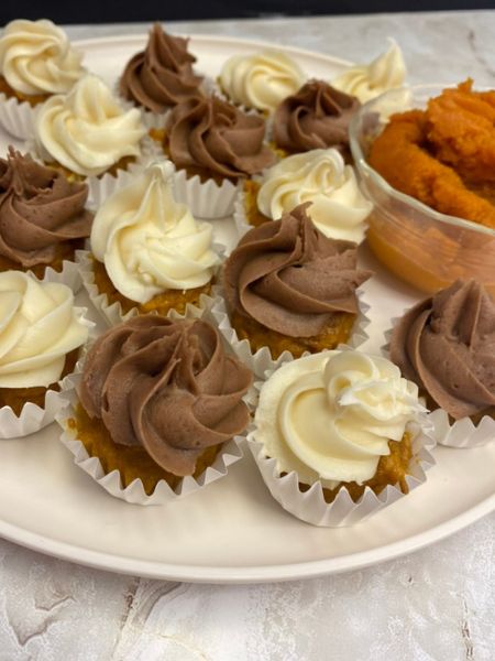 mini pumpkin cupcakes with Nutella and cream cheese crosting