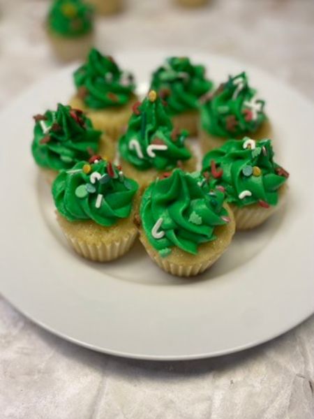 mini Christmas cupcakes