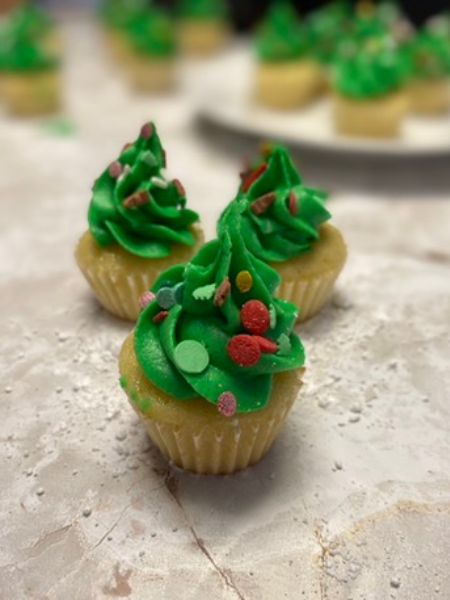 mini Christmas cupcakes