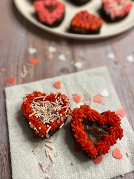 heart shaped decorated brownies