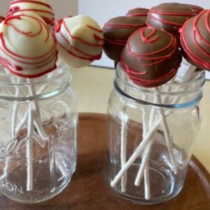 Valentine's day red velvet cake pops