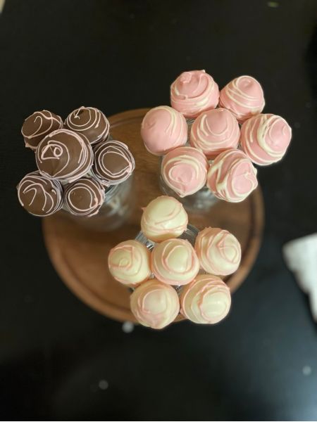 strawberry cake pops with chocolate coating