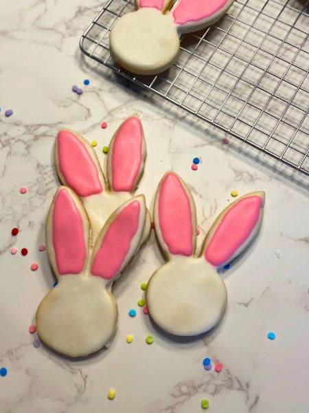 Easter bunny decorated cookies