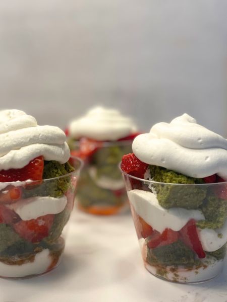 matcha strawberry shortcake cups