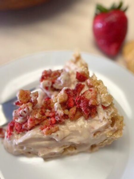 oreo strawberry crunch pie