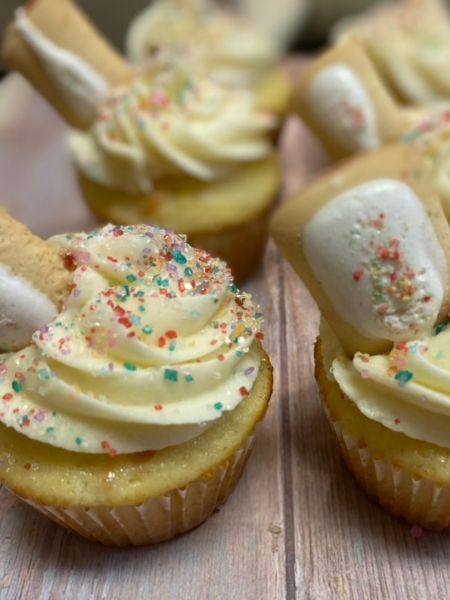 strawberry pop tart cupcakes
