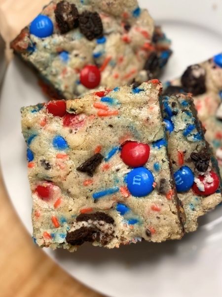 blondies with red and blue M&Ms, red and blue sprinkles and Oreos