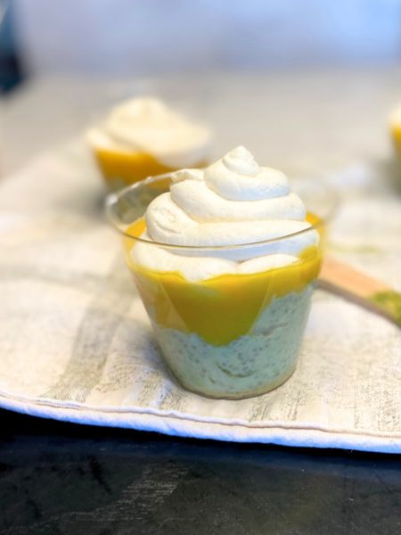 matcha chia pudding with mango