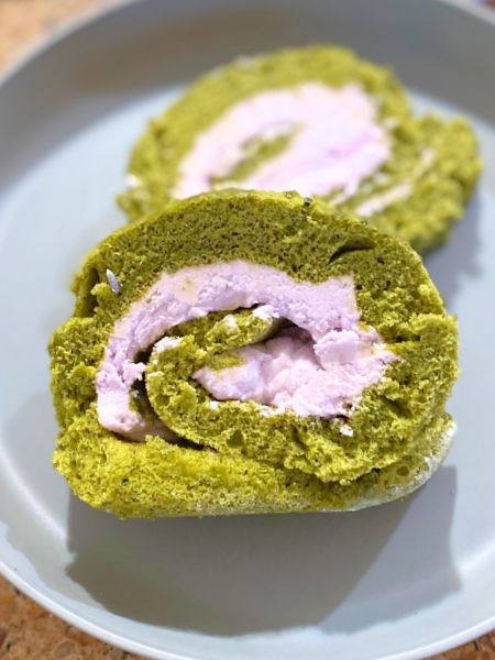 matcha lavender roll cake