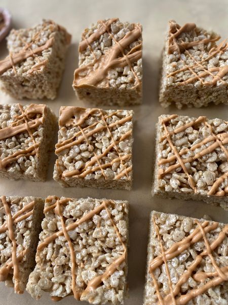 pumpkin pie spice rice krispie treats cut into bars