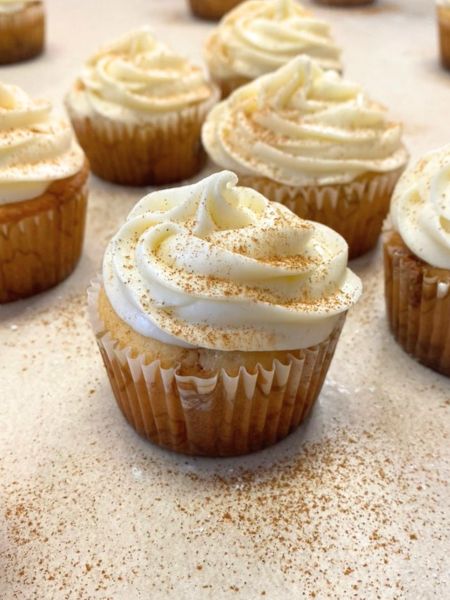 cinnamon swirl cupcakes