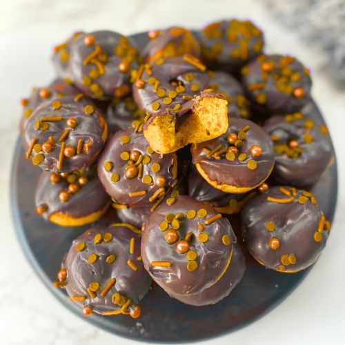 mini pumpkin spice halloween donuts