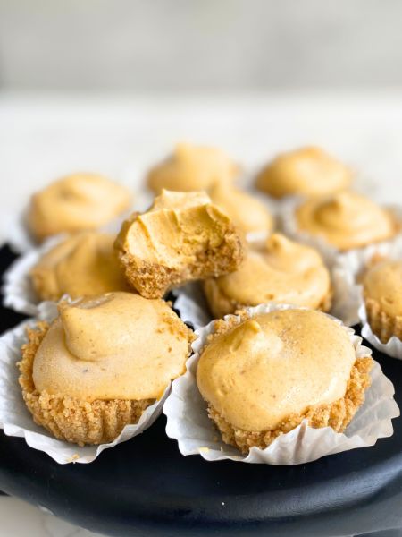 mini pumpkin cheesecake bites