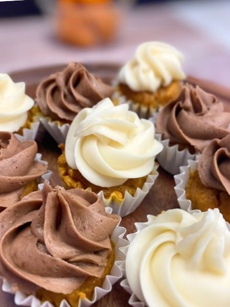 mini pumpkin cupcakes