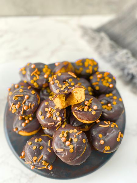mini pumpkin spice halloween donuts