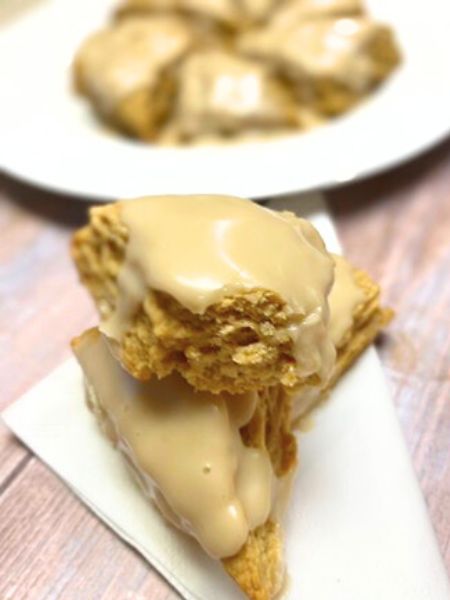 vegan maple scones with maple glaze