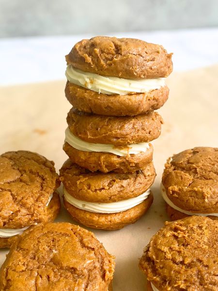 pumpkin whoopie pies