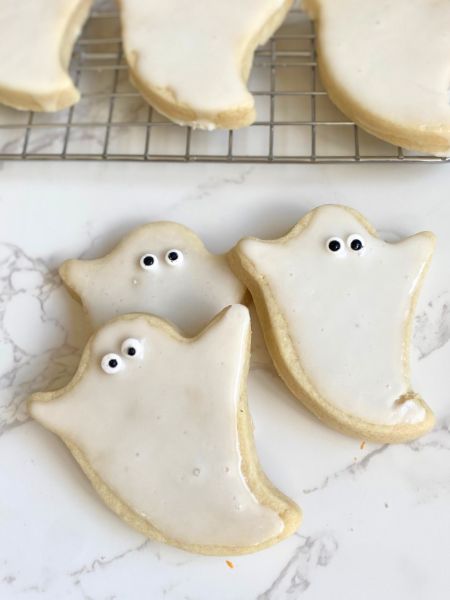 Halloween ghost sugar cookies