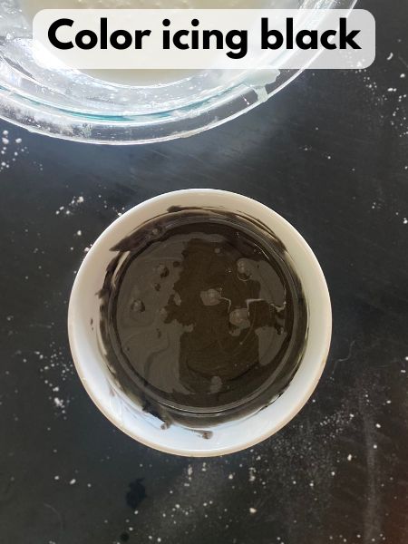 royal icing colored black