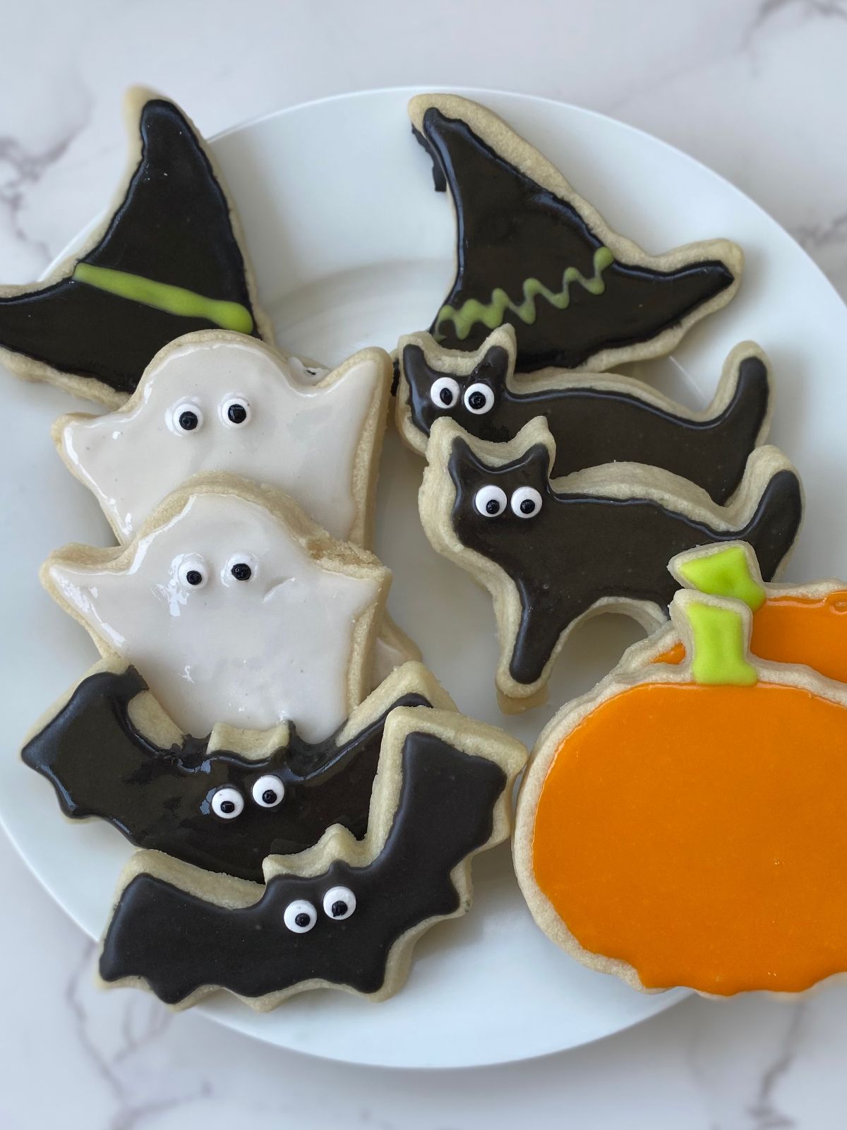 decorated Halloween sugar cookies
