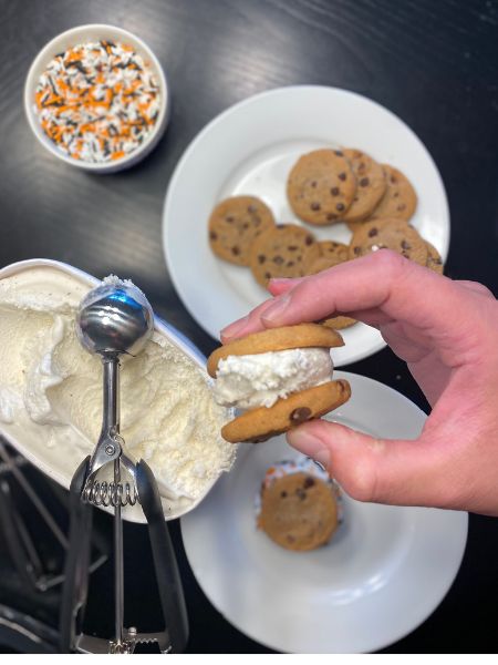 ice cream cookie sandwich 