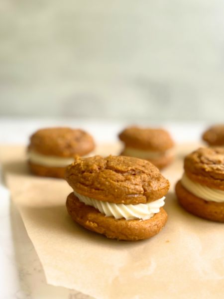 pumpkin whoopie pies