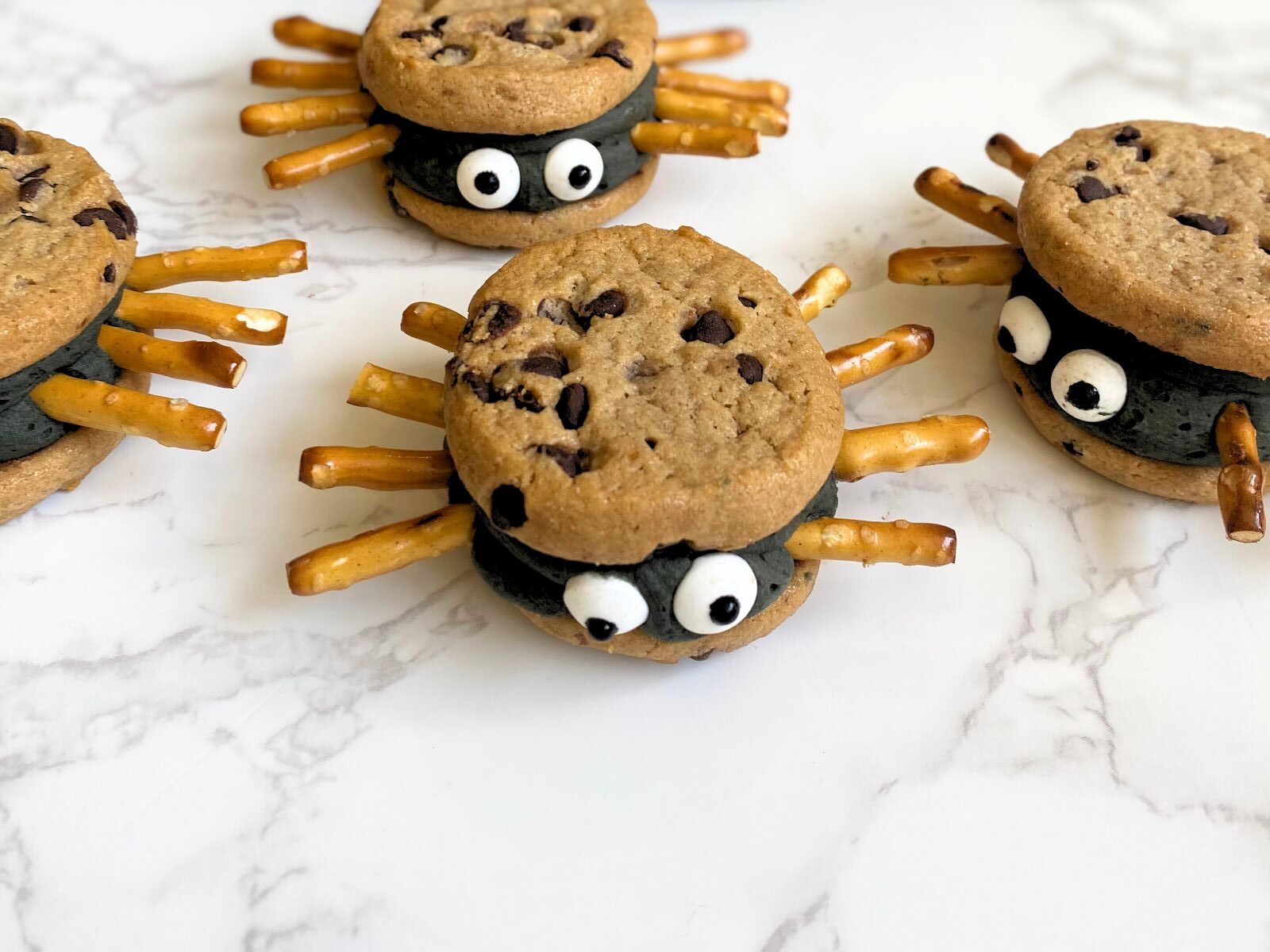 spider sandwich cookies