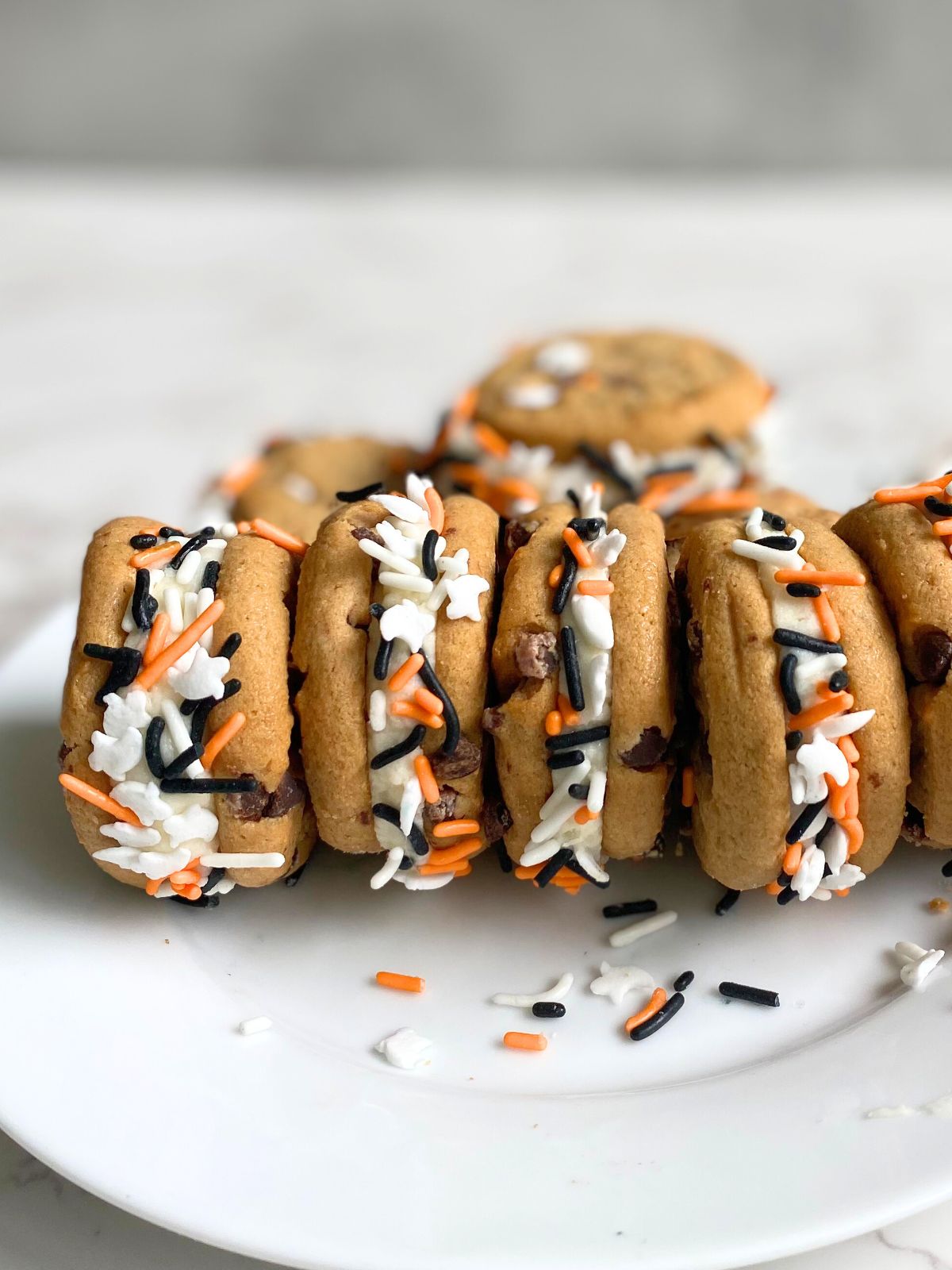 halloween sprinkle cookie sandwiches