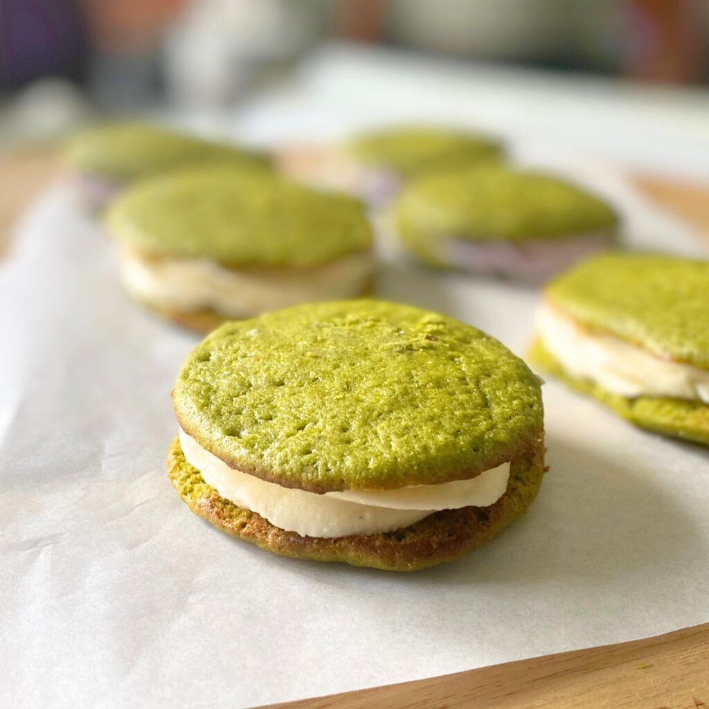 matcha whoopie pies