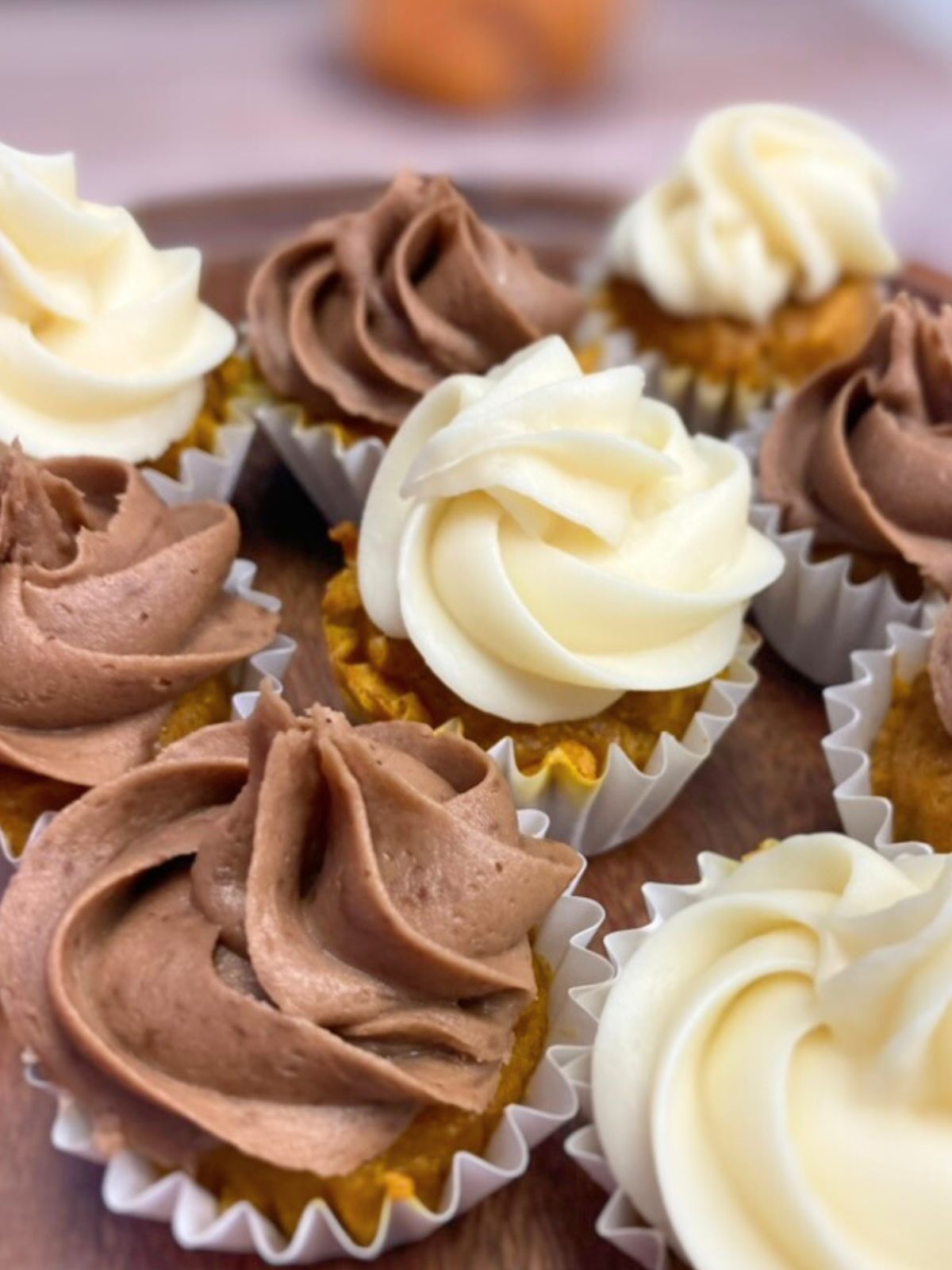 mini pumpkin cupcakes