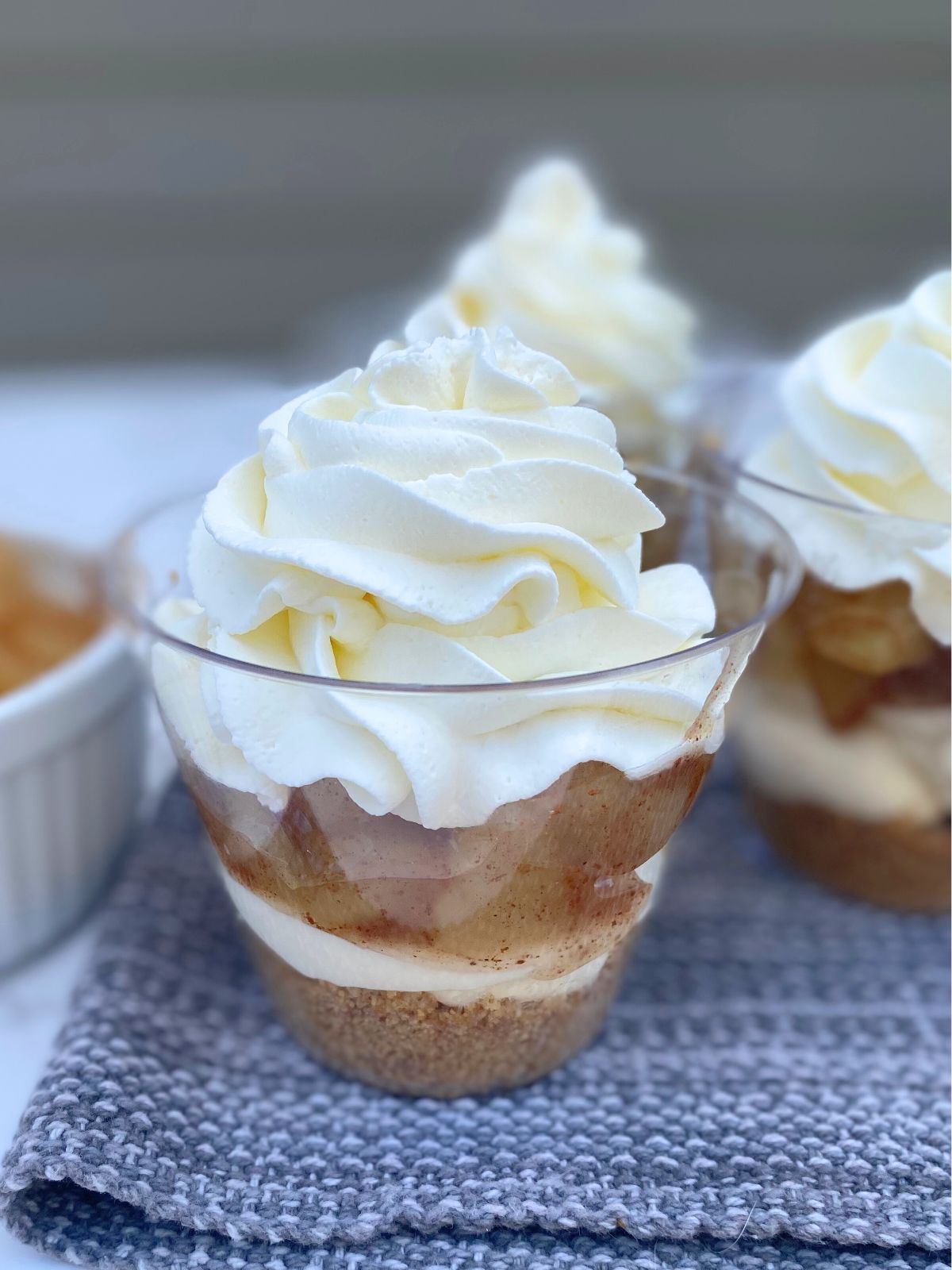 apple pie cheesecake cups