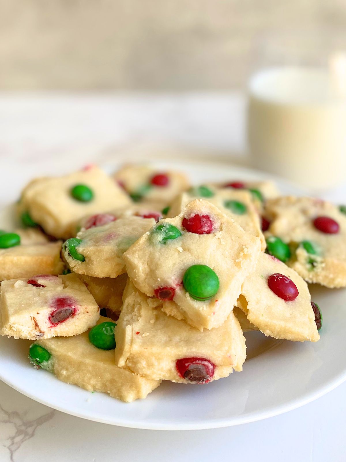 Christmas M&M shortbread bites